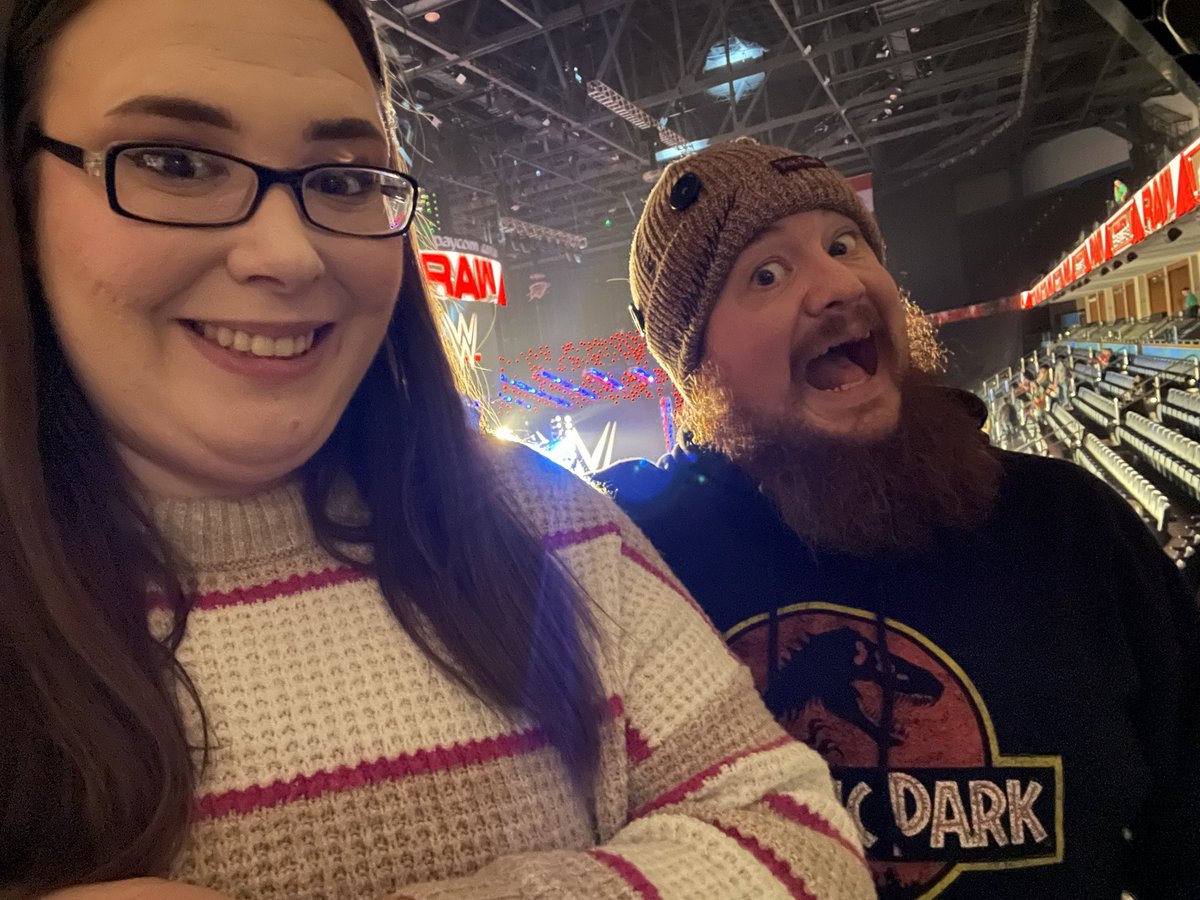LeenProducer's tweet photo. Season premiere suite life #WWEOKC #RAW #RAWseasonpremiere @WWE https://t.co/NZGmgFLJQg