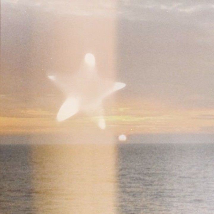 ꗃ : ˖ ۫◖ Busco Mutuals !! ⌁.˖ ࣪ ャﾞ

—Creo q ya no soy nuevo en twt (#kpoptwt)
—Twice, red velvet, nmixx, newjeans, loona, Yena +
—Heartstopper, Aib, skins, twenty five-twenty one +
—Omori, ddlc, the stanley parable +

Fav + rt = mutualsss :3