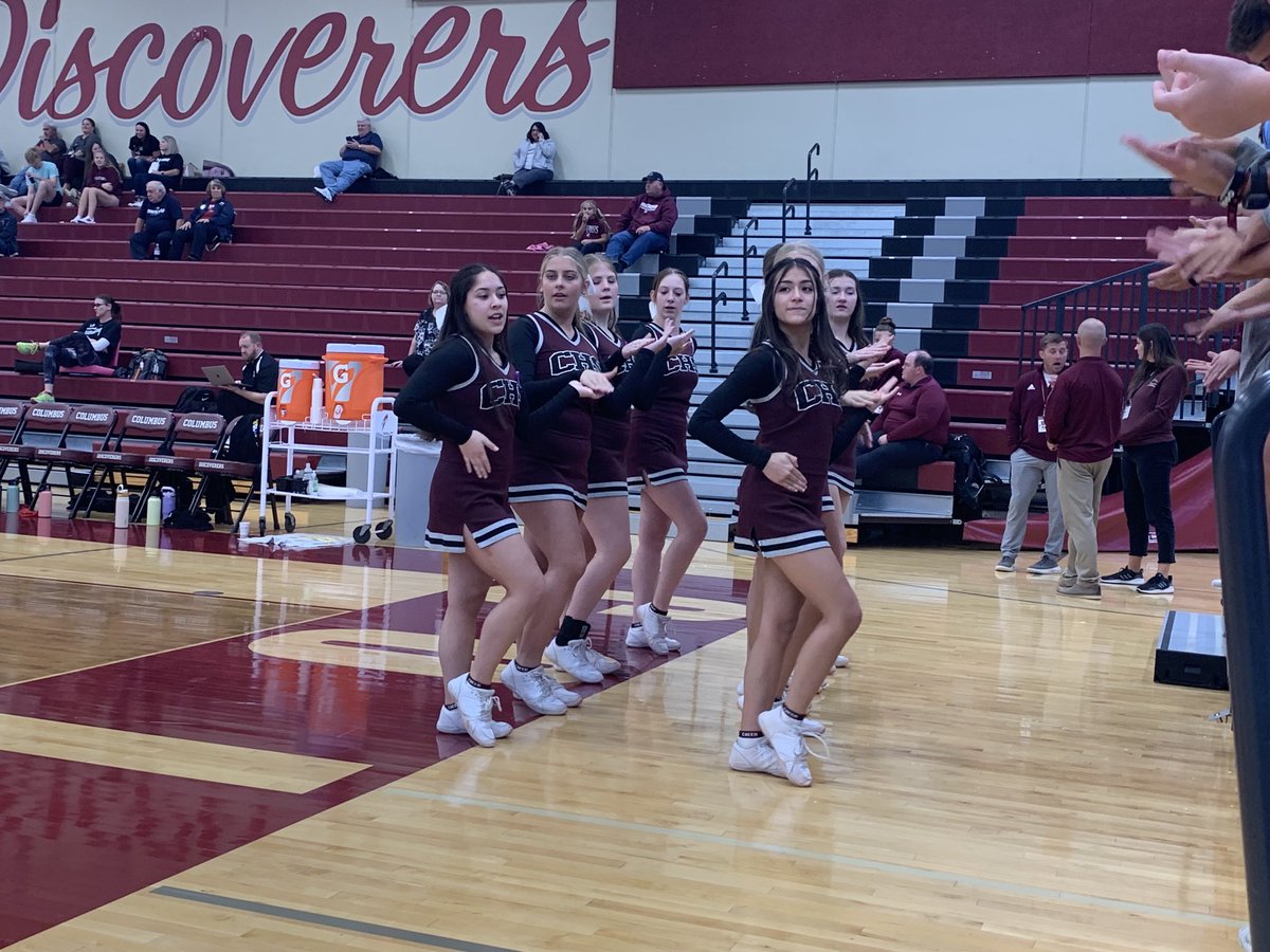 tkwapnioski's tweet photo. The ⁦@DiscovererWay⁩ #VBTeam with the 3 set win over ⁦@KearneyHigh⁩.  Next up, ⁦@GishActivities⁩. #GoDiscoverers #TheDiscovererWay ⁦@CTelegramSports⁩ https://t.co/n6oWpVrKI4
