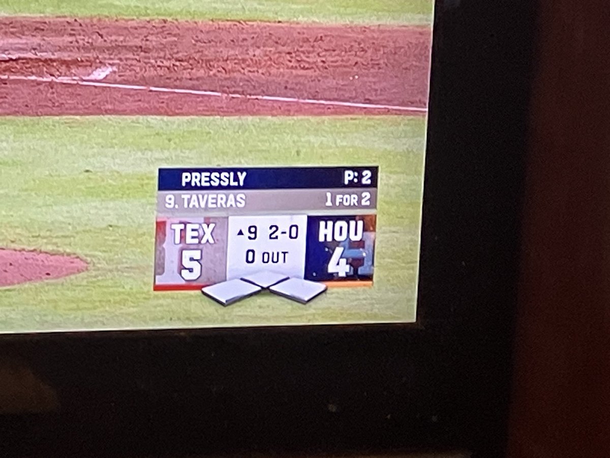 Calichusetts274's tweet image. If this is supposed to be Fox’s way of indicating that the #Rangers are wearing grey this isn’t how you do it.  That color looks like vomit. 🤢 #scorebug #postseason #ALCS #TEXvsHOU