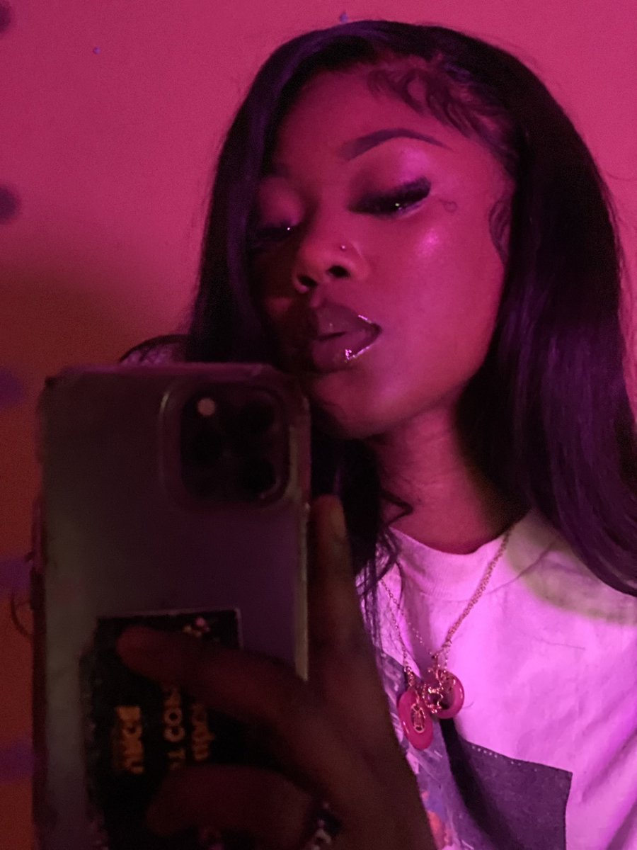 _benjvmins_'s tweet photo. post a picture if you pretty https://t.co/FuYuhxJYfJ