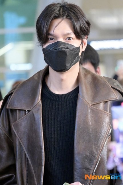 minozmarkee's tweet photo. 20231016 Lee Minho's arrival at Incheon from Manila, Philippines 🇵🇭
📸 NEWSEN | MEDIA
#SMDCCelebratesSM65th #SMDC
#LeeMinHoForSMDC #StepIntoLuxury
#이민호 #LeeMinho #ActorLeeMinHo
#イミンホ #李敏镐 #ลีมินโฮ #Minoz https://t.co/QyeQEfJ7RC