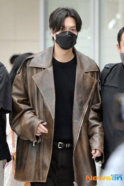 minozmarkee's tweet photo. 20231016 Lee Minho's arrival at Incheon from Manila, Philippines 🇵🇭
📸 NEWSEN | MEDIA
#SMDCCelebratesSM65th #SMDC
#LeeMinHoForSMDC #StepIntoLuxury
#이민호 #LeeMinho #ActorLeeMinHo
#イミンホ #李敏镐 #ลีมินโฮ #Minoz https://t.co/lP73Yn1e3t