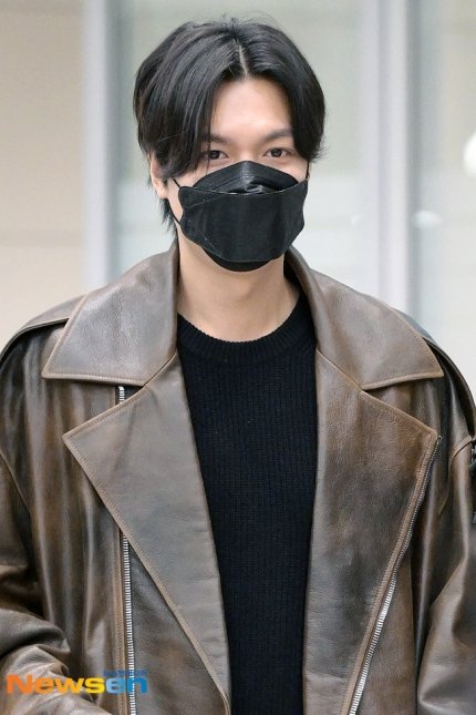 minozmarkee's tweet photo. 20231016 Lee Minho's arrival at Incheon from Manila, Philippines 🇵🇭
📸 NEWSEN | MEDIA
#SMDCCelebratesSM65th #SMDC
#LeeMinHoForSMDC #StepIntoLuxury
#이민호 #LeeMinho #ActorLeeMinHo
#イミンホ #李敏镐 #ลีมินโฮ #Minoz https://t.co/QyeQEfJ7RC