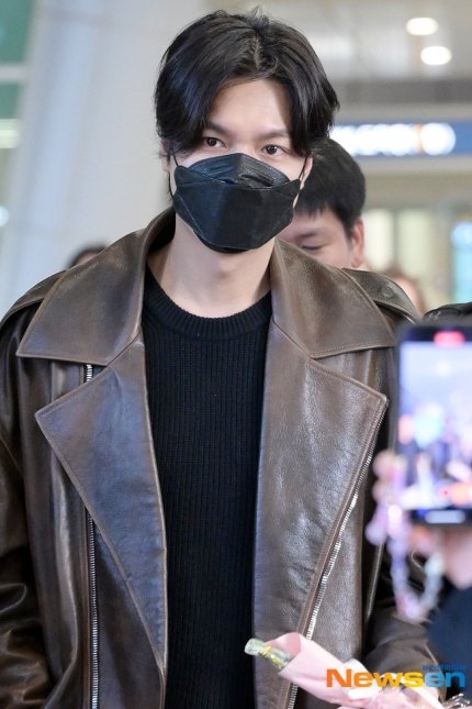 minozmarkee's tweet photo. 20231016 Lee Minho's arrival at Incheon from Manila, Philippines 🇵🇭
📸 NEWSEN | MEDIA
#SMDCCelebratesSM65th #SMDC
#LeeMinHoForSMDC #StepIntoLuxury
#이민호 #LeeMinho #ActorLeeMinHo
#イミンホ #李敏镐 #ลีมินโฮ #Minoz https://t.co/lP73Yn1e3t