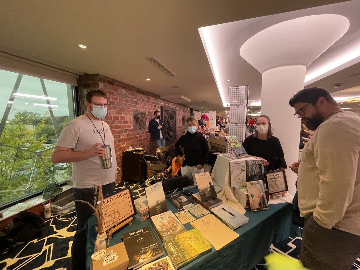 newterritorymag's tweet photo. π Signing up subscribers & slinging magazines
π©πΏβπ¨ at @slicexpo this Saturday!
π Thanks @alexdzurick for helping us get set up and kicking off the day!
π Thanks friends for stopping by! So lovely to see/meet you!!! #printisntdead #hereisgood https://t.co/yHfWl0uvoY