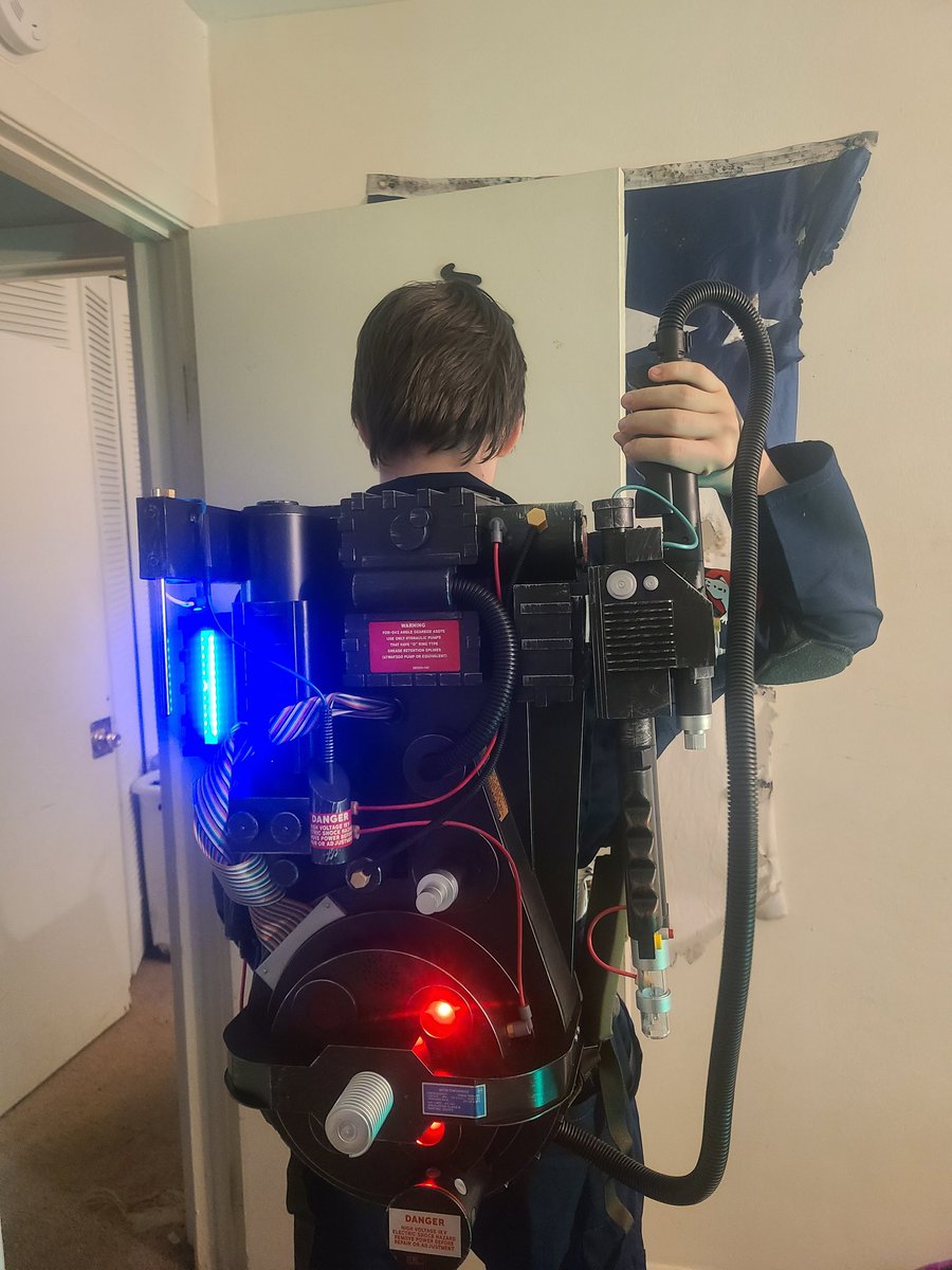 NerdyNotionZ's tweet photo. Gettin the kiddo all suited up! Still a few more things to do.
#Ghostbusters #ghostbuster #hallowern #cosplay https://t.co/FG6WFYmKng