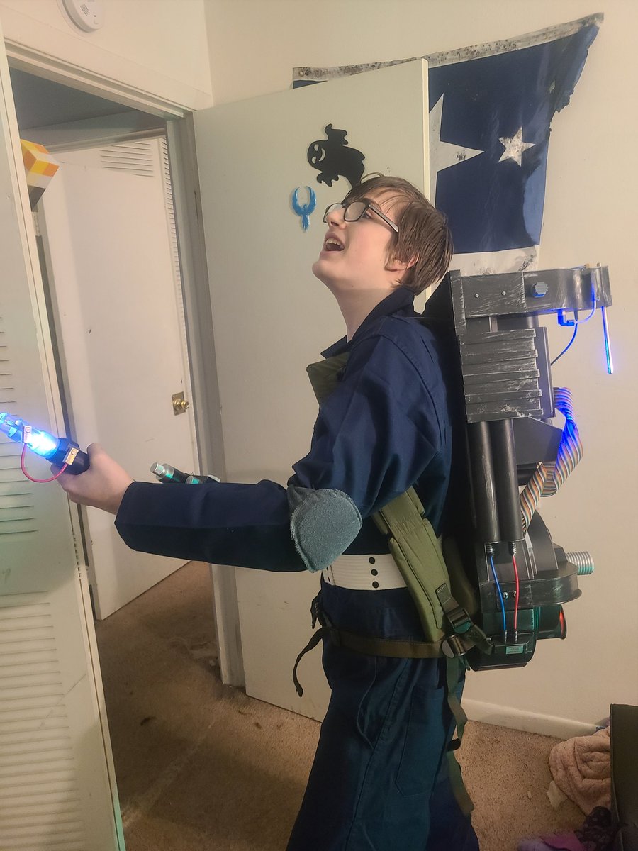 NerdyNotionZ's tweet photo. Gettin the kiddo all suited up! Still a few more things to do.
#Ghostbusters #ghostbuster #hallowern #cosplay https://t.co/FG6WFYmKng