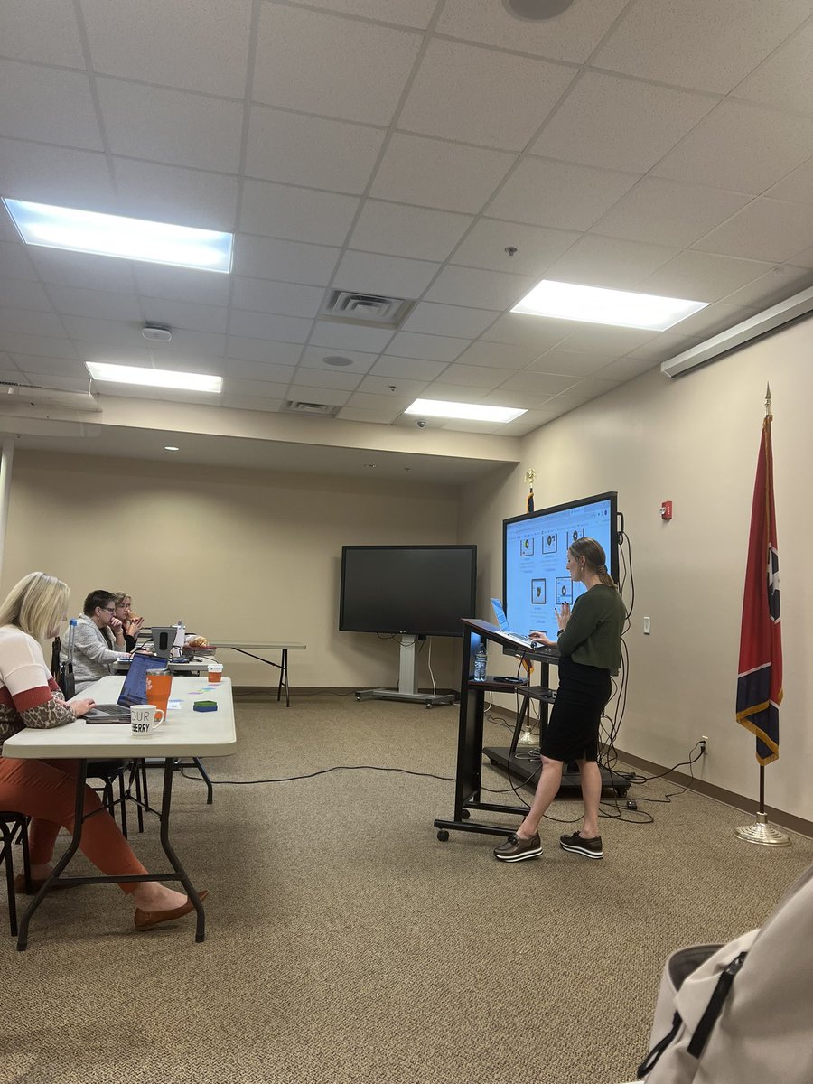 MomtoHoopandMK's tweet photo. McMinn County Instructional coaches worked hard learning about EXACT PATH, STUDY ISLAND, and READING EGGS. Great day! #Edmentum https://t.co/WQTS5eOM4g