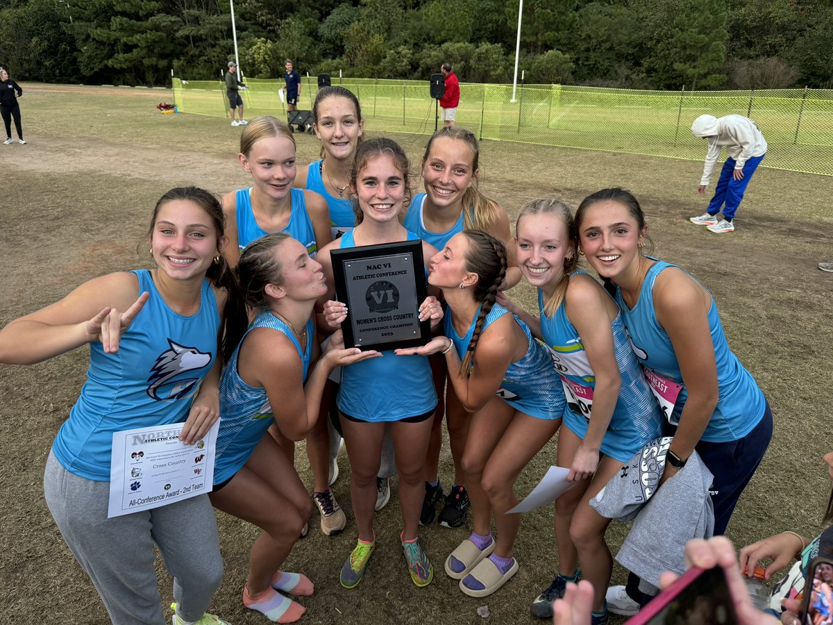 Husky_Sports's tweet photo. For the fifth year in a row, your FIVE TIME CHAMPION @HHSXCTF 

1st Place Ella White 

Congrats to all! https://t.co/oT1p3dAvCe