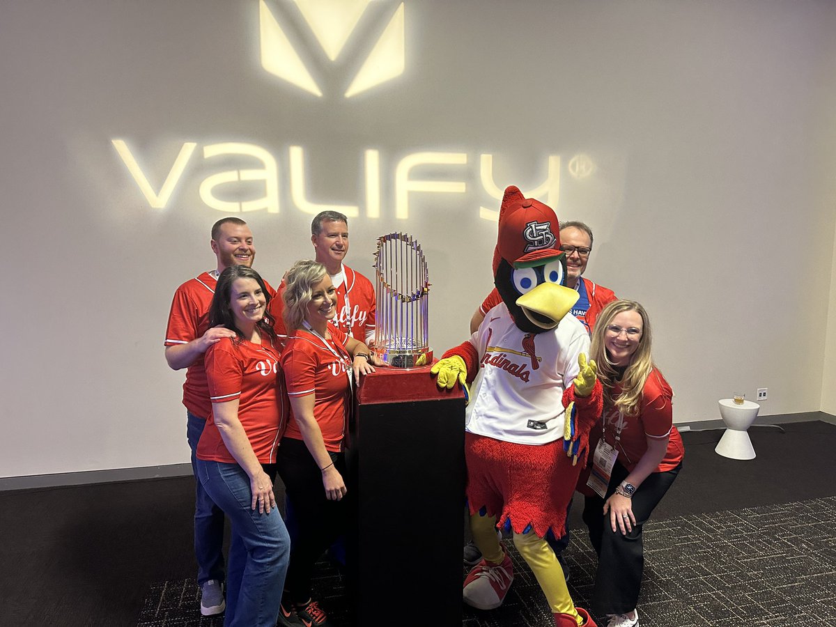 HCP_ReverseExpo's tweet photo. After a long day of networking and making connections, it’s time to relax with friends…and of course @TeamFredbird!
#HCPFall23 #Hospital #Healthcare https://t.co/gQea9p2MPn