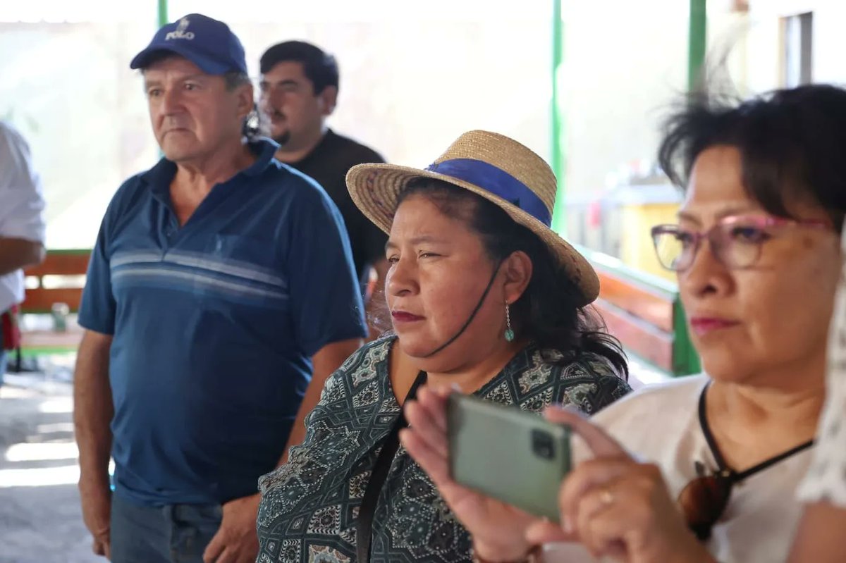 ✅️ La ministra <a href="/Marce_Sandoval_/">Marcela Sandoval Osorio</a> junto al seremi <a href="/OsvaldoArdilesA/">Osvaldo Ardiles Álvarez</a> y el alcalde (s) de <a href="/MuniHuara/">I.M HUARA</a> hicieron entrega de una transferencia gratuita a la junta de vecinos N° 4 de Tarapacá donde funciona la sede social que acoge la biblioteca del Poblado.  #Tarapacá #Tamarugal