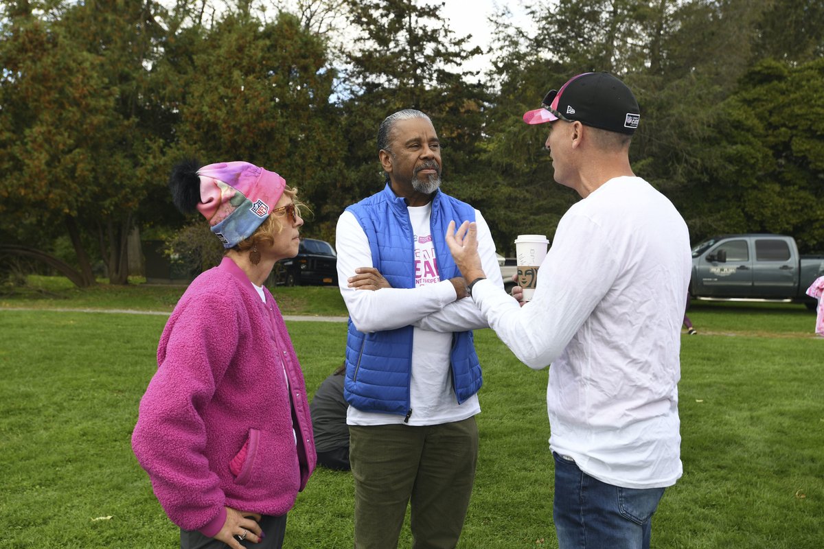 This weekend, NYSUT members, staff and leaders, including President <a href="/MelindaJPerson/">Melinda Person 🍎✌🌈</a> and <a href="/NYSUTStreasurer/">Philippe Abraham</a>, took part in Making Strides Against Breast Cancer in Albany 🎀

Through partnerships with the <a href="/AmericanCancer/">American Cancer Society</a>, our educators are helping create a supportive community. Thank