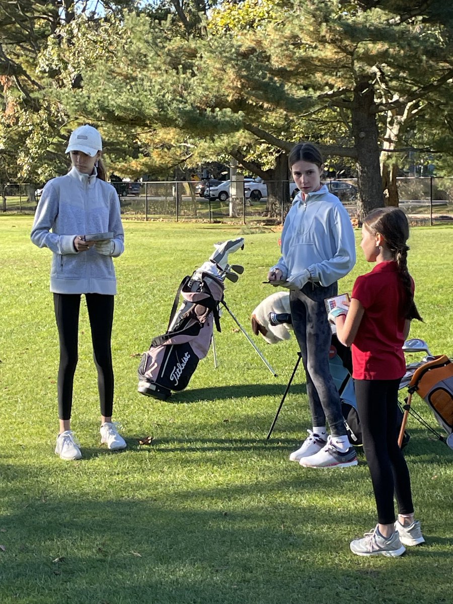 RLMSbulldogs's tweet photo. A huge congratulations to all of our middle school golfers. RLMS, ⁦@Tomlinsonmiddle⁩ , and ⁦@ffldwoodsms⁩ had a great day of competition.  Students demonstrated teamwork, integrity, etiquette and social skills. A big WOOF to RLMS for winning the Principal’s Cup today. https://t.co/5Cl3i4QnCT