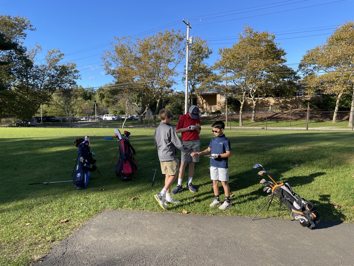 RLMSbulldogs's tweet photo. A huge congratulations to all of our middle school golfers. RLMS, ⁦@Tomlinsonmiddle⁩ , and ⁦@ffldwoodsms⁩ had a great day of competition.  Students demonstrated teamwork, integrity, etiquette and social skills. A big WOOF to RLMS for winning the Principal’s Cup today. https://t.co/5Cl3i4QnCT