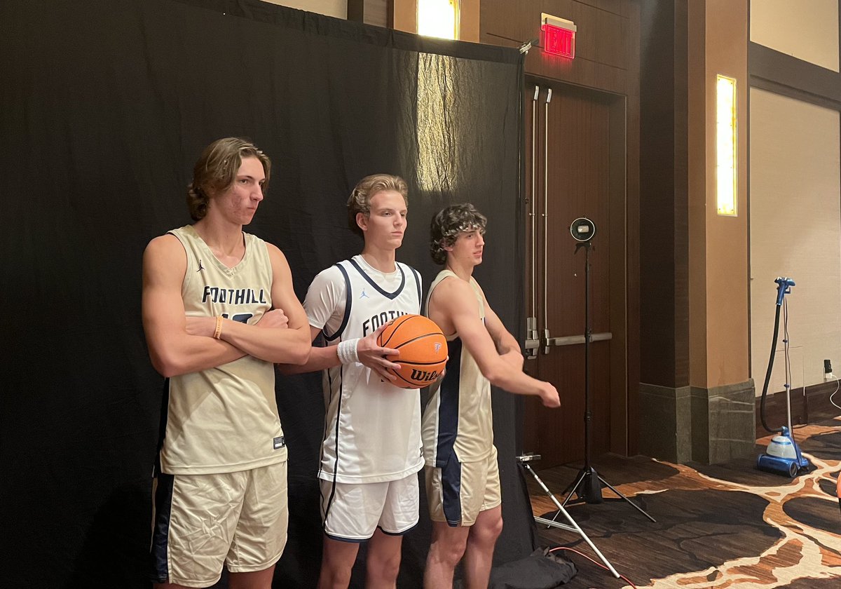 LasVegasSun's tweet image. It’s Foothill’s turn under the lights at high school basketball media day 

#SunStandout #SuperSeven