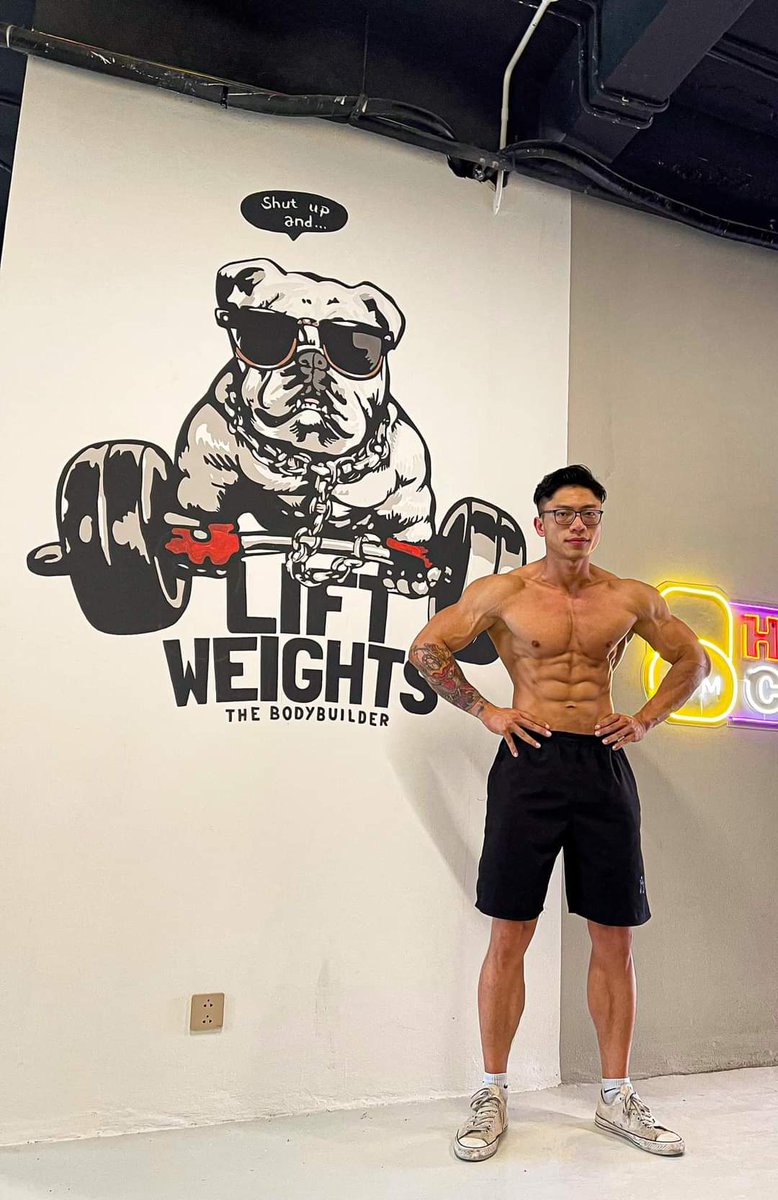Trần Nguyên Khánh 
M83, đẹp zai body xuất sắc. Con cặc chắc cũng k phải dạng vừa đâu