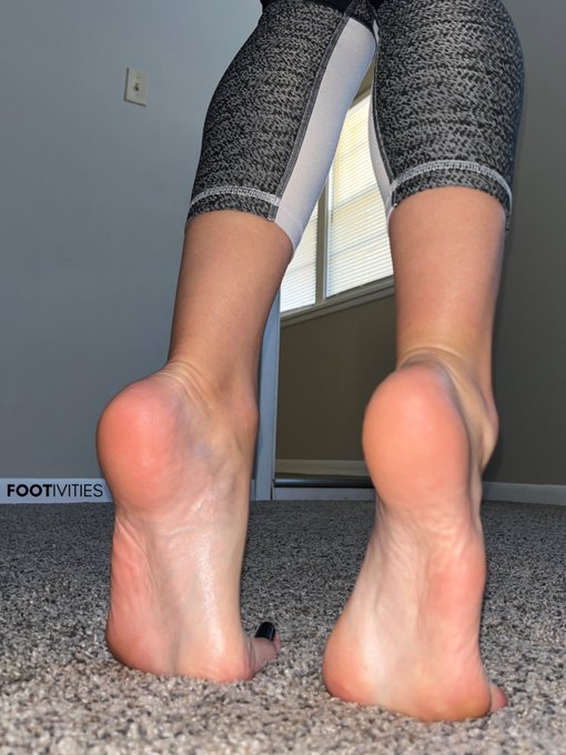 Stretching your imagination 🦶🏼💭 https://t.co/VnFTEr4UT5
