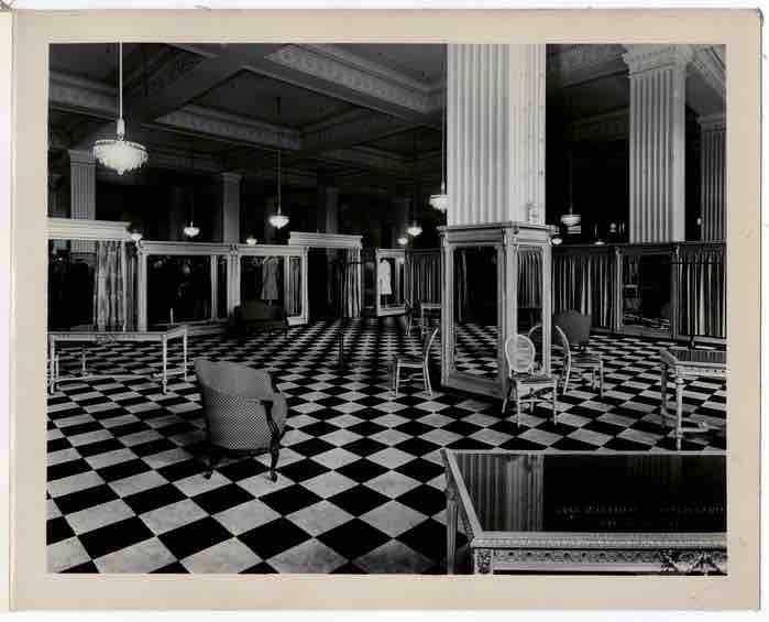 historicalpa's tweet photo. October 16 is #NationalDepartmentStoreDay. Can you name this iconic Philly department store by looking at these photos of its interior? #OnlyAtHSP https://t.co/G8ZmRe3mE6
