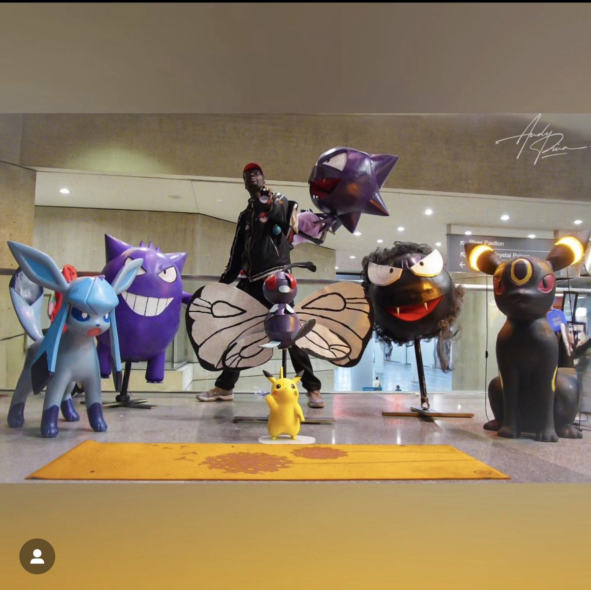 davidcosplay91's tweet photo. @NewYorkComicCon was a huge success I was able to show my lifesize @Pokemon cosplay. Can’t be a Pokémon master without real size Pokémon. @PokemonGoApp @PokemonUnite @sarahnatochenny shouted me out on TikTok mission completed #Pokemon #Pokemon151 #PokemonMasters #pokemoncosplay https://t.co/hPnQmHeq7t