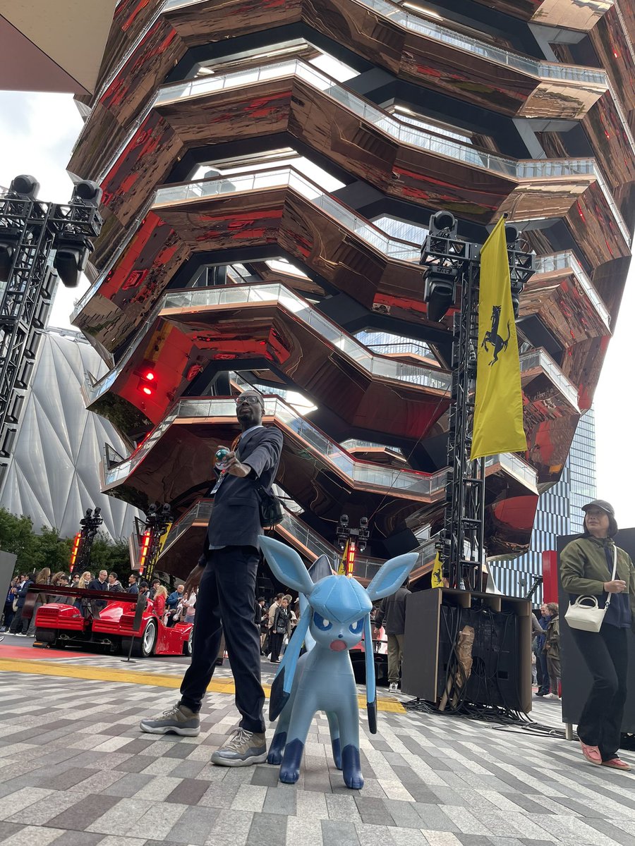 davidcosplay91's tweet photo. @NewYorkComicCon was a huge success I was able to show my lifesize @Pokemon cosplay. Can’t be a Pokémon master without real size Pokémon. @PokemonGoApp @PokemonUnite @sarahnatochenny shouted me out on TikTok mission completed #Pokemon #Pokemon151 #PokemonMasters #pokemoncosplay https://t.co/hPnQmHeq7t