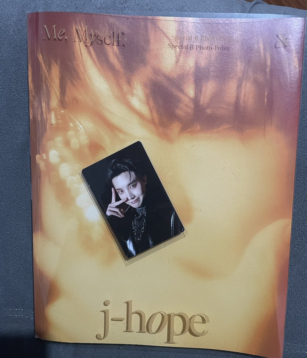sopeshiine's tweet photo. feedback super positivo pra @jhcollect que me vendeu esse photofolio do hoseok.
veio super embaladinho e com brindes lindinhos, muito obg!! 🫶🏼 https://t.co/QMWEQ0BVDO