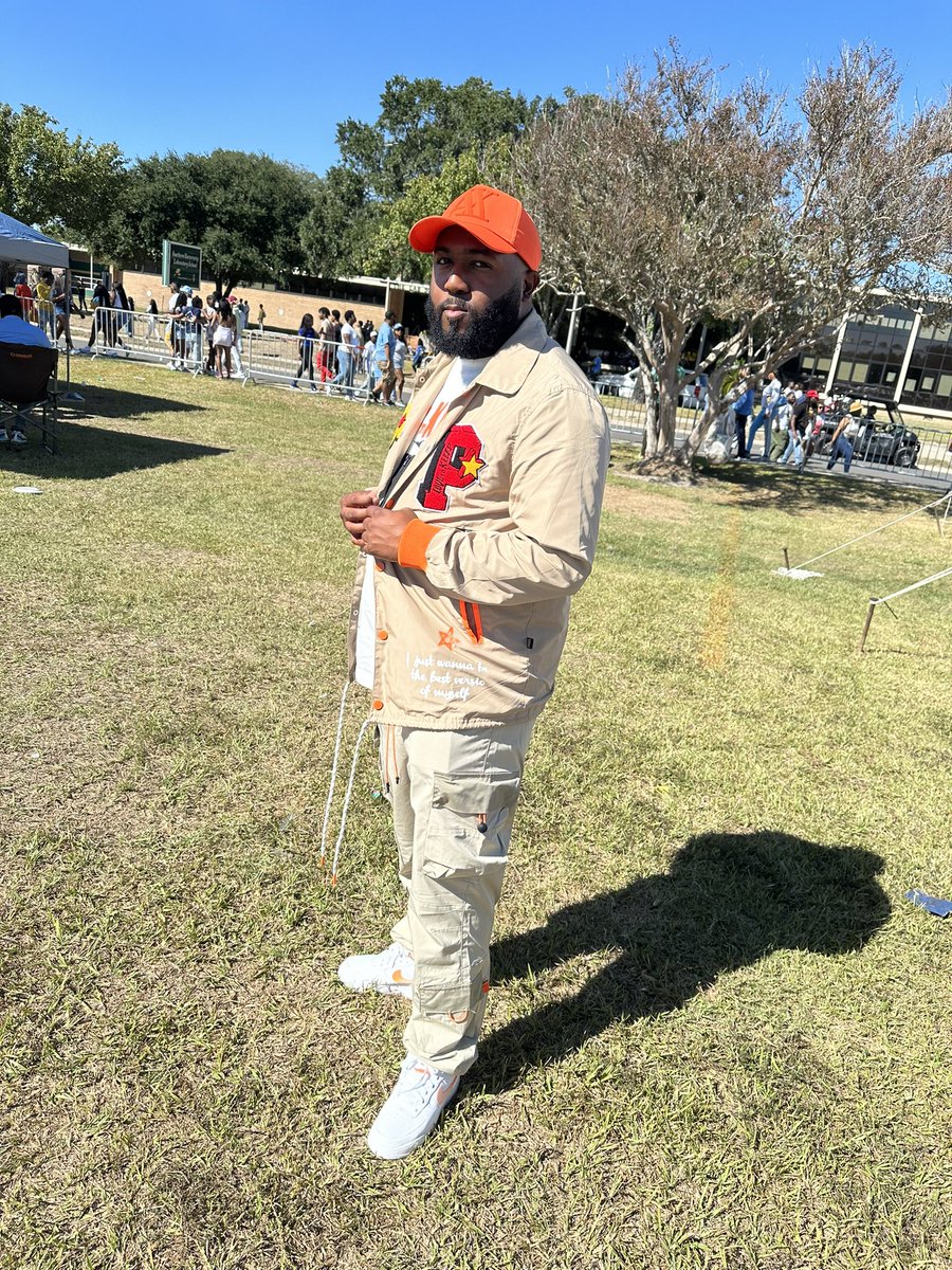 _dukebethuggin's tweet photo. im tryna send him home baseball 9th inning 🔥💯 #freesb #suhoco23 https://t.co/dWRwesHjek