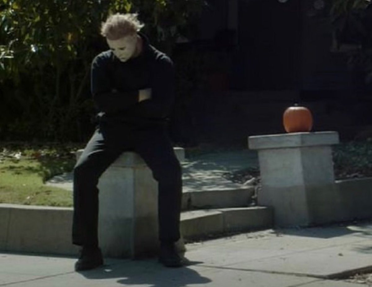 aperfectpumpkin's tweet photo. Spooky season ends in 2 weeks and I am not ok https://t.co/Hjf7n1KLE4