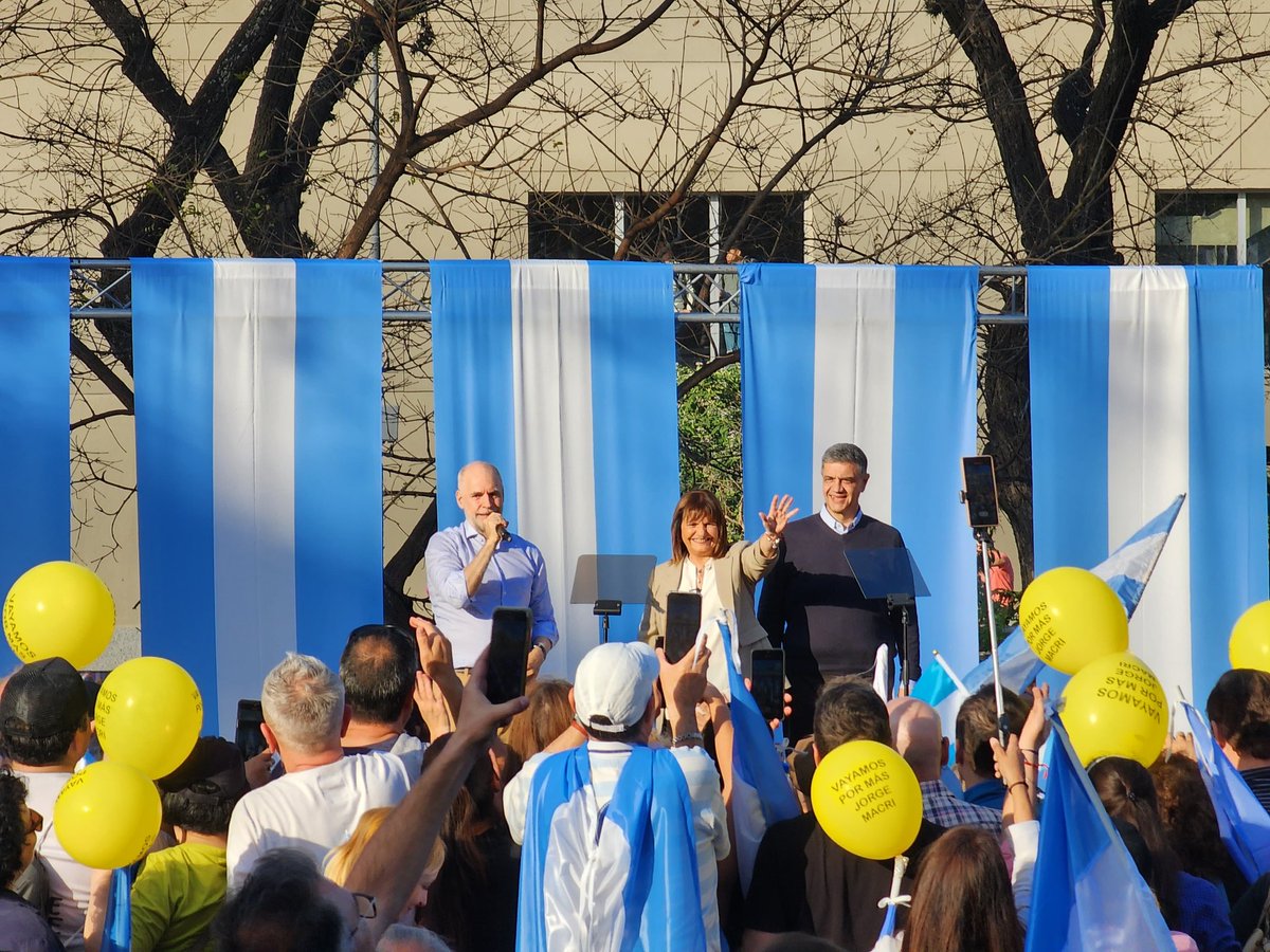 marusotolano's tweet photo. Con esperanza este domingo vayamos por más con @PatoBullrich Presidente, @jorgemacri Jefe de Gobierno y toda la fuerza de Juntos por el Cambio. 
Tenemos la decision real y la experiencia necesaria para cambiar el rumbo de la Argentina.
Es ahora y para siempre 🇦🇷💛
#PatoPresidente https://t.co/DRVCoJ4vWz