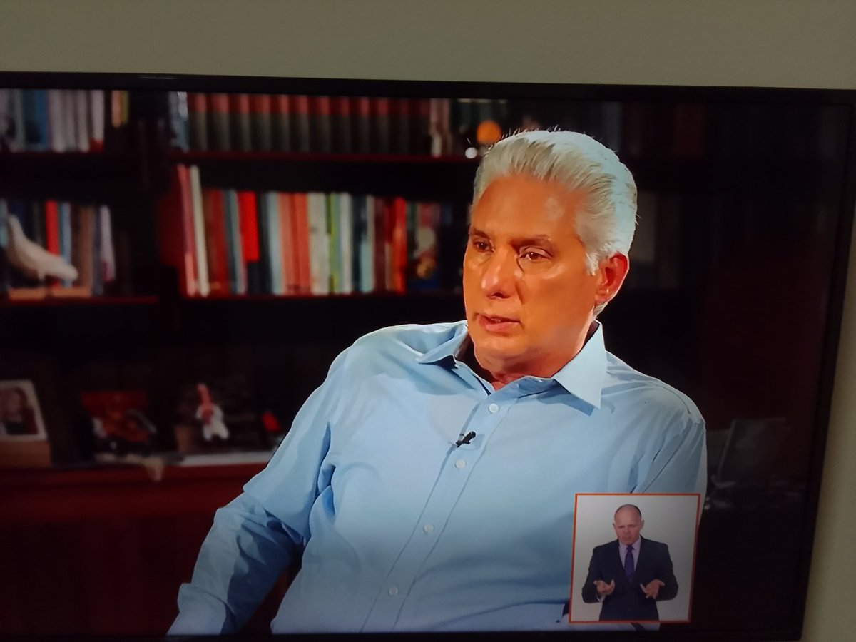 No hay soluciones mágicas.Hay q crear riquezas materiales y distribuir  con el mayor concepto de equidad y justicia social . <a href="/DiazCanelB/">Miguel Díaz-Canel Bermúdez</a> en <a href="/mesaredondacuba/">Mesa Redonda</a>
#UnidosPorCuba