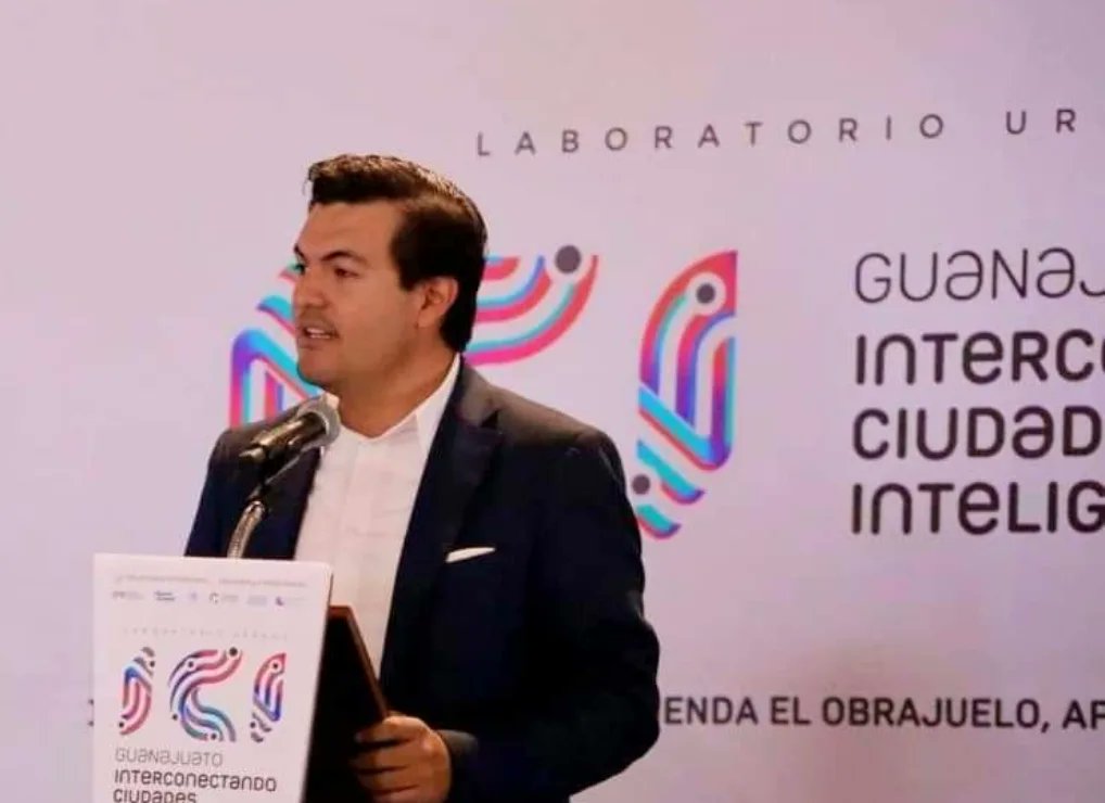 Felicito al Alcalde de <a href="/ApaseoGob/">Apaseo el Grande</a> <a href="/ChelisOliveros/">Chelis Oliveros</a> por apostarle a la Agenda Urbana en colaboración con @idea_gto a cargo de <a href="/AntonioReus/">Antonio Reus Montaño</a>. Agradezco a <a href="/marcosornelasm/">MARCOS ORNELAS</a> Director de Obras Públicas la invitación a la inauguración del "Laboratorio Urbano: Guanajuato Interconectando
