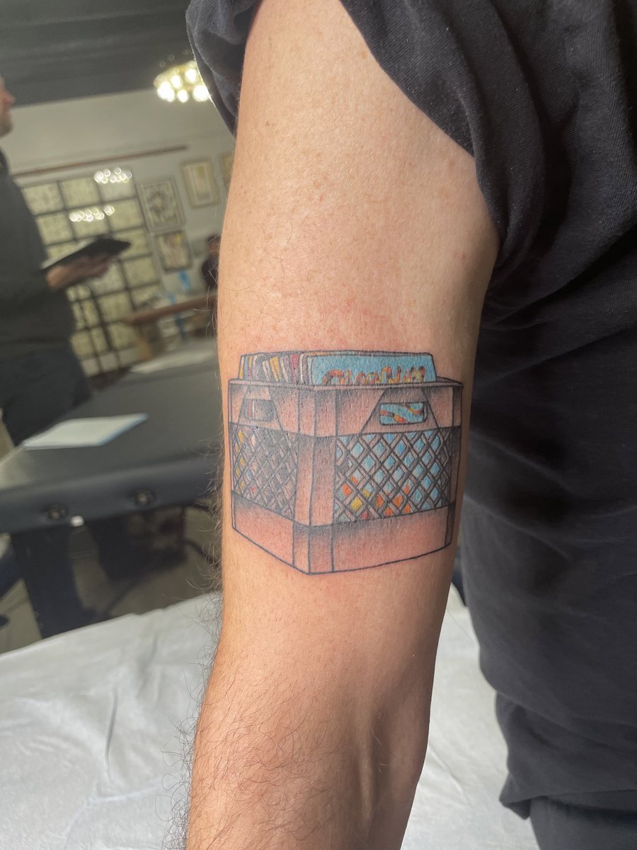 Elegant Rectangle Tattoo Designs Reveal a Sliver of Colorful Scenes
