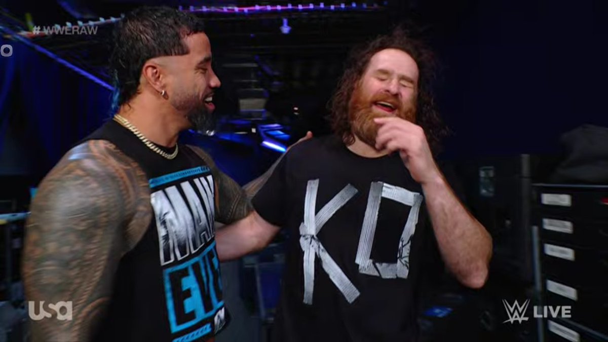 theusotwinzcom's tweet photo. #WWERaw #MainEventJeyUso #UndisputedTagChamp (@WWEUsos) https://t.co/ILPnL2NwJM
