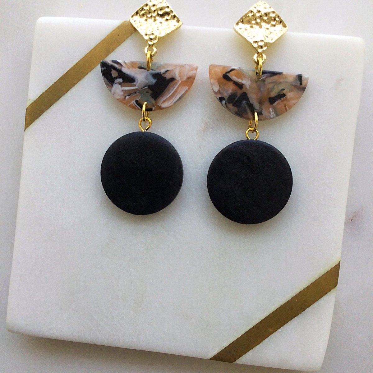 handmadebyjanelle1.etsy.com/listing/901017… 20% SALE Shop for all your Xmas presents #earrings #handmade #etsy #etsyshop #sale uniqueearrings #gifts #giftsforher #woodearrings #blackearrings #style #fashion #fashionearrings