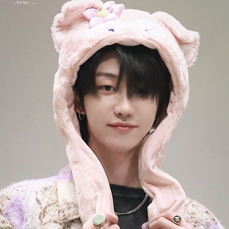 ¡Busco mutuals!
Soy nueva en #kpoptwt pero no en el Kpop!

She/her
09 Line
Favs: Svt, Zb1, Nct
Stan: SHINee, Skz, Ateez, Txt, En-

Rt + fav = Mutuals 💓