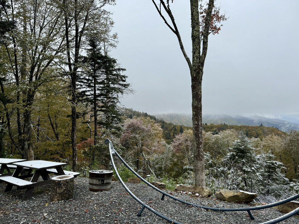 ScottDubs1's tweet photo. #blessed to live in Western NC. First snow of the season today, 10-16-23. Today was an incredible day up on the Blue Ridge Parkway just above where I live. I even got some snow on my property. 😊 https://t.co/OlvGPD5VOp