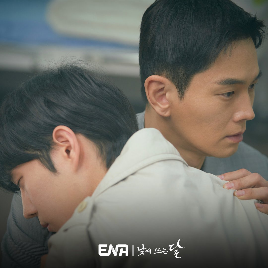 ENA drama <#MoonInTheDay> still cuts, broadcast on Nov 1. #KimYoungDae #OnJooWan