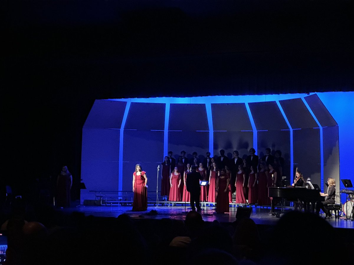 Great turn out for the KHS, Robinson and Westchester Choirs tonight!!! <a href="/KirkwoodHS/">Kirkwood High School</a> <a href="/kwoodschools/">Kirkwood School Dist</a> #collaboration