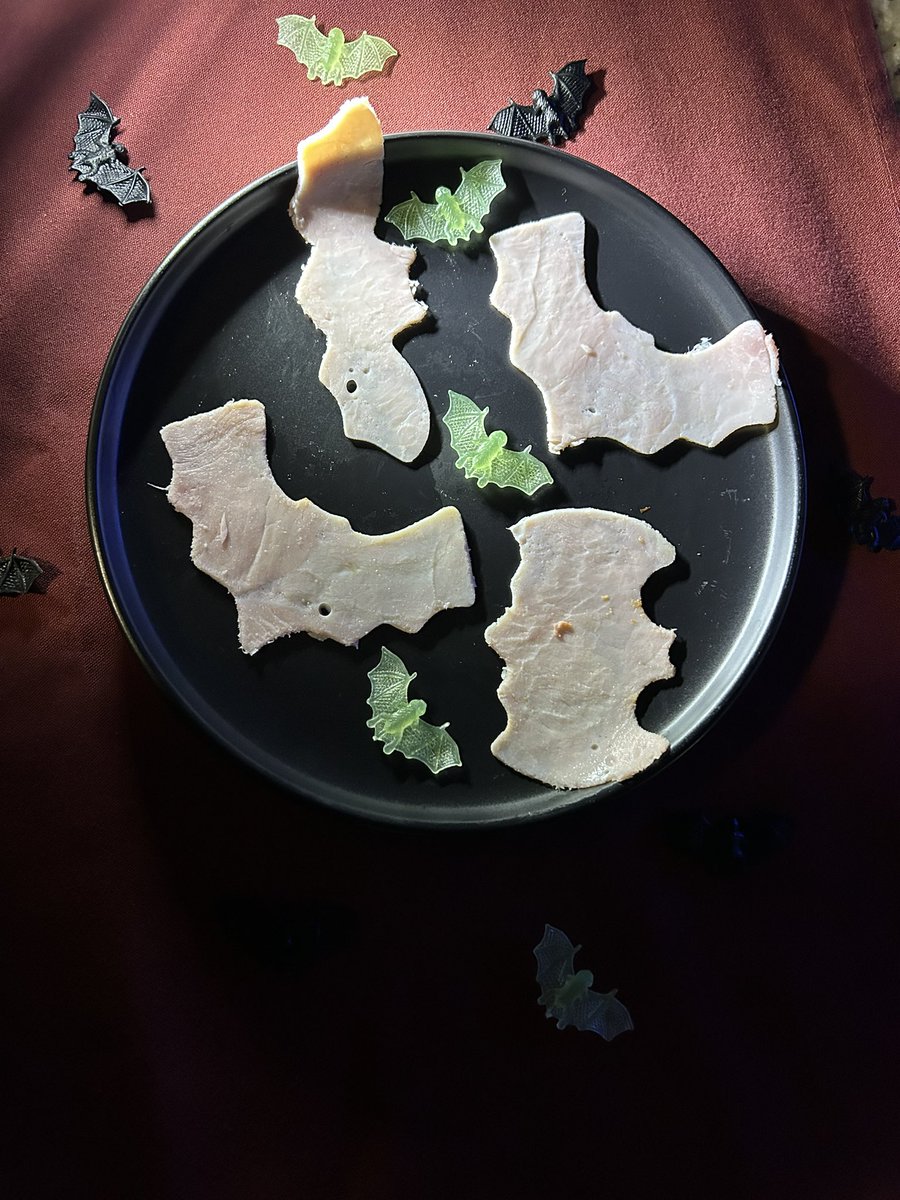realkmdark1's tweet photo. Need a late night snack?
How about some GABA-GHOULS ๐ค๐ป & HAM-PIRE BATS?? ๐ฝ๐ฆ Night-night everyone! ๐๐ ๐ฎ๐น ๐
#halloweenfood #gabagool #ham #bat #ghost #instagraminspired #almosthalloween #halloweenphotography #30daysofartoween ๐จ๐๐ https://t.co/ruBmQVyAaH