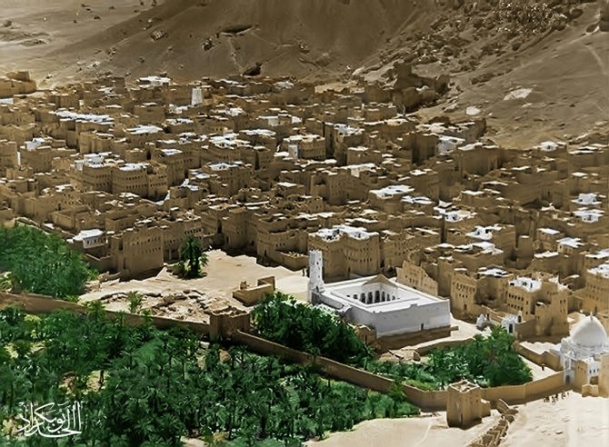 Hadhramautpov's tweet photo. هل يعلم الحضرمي / الحضرمية 

بأن ما يحدث في غزة من قصف و حصار و تهديد بالاجتياح قد سبق وحدث في حضرموت في أربعينيات القرن الماضي ؟

قامت بريطانيا بقصف و تدمير مدينة الغرفة لمرتين قبل ان تجتاحها وتسحقها بدباباتها فترة انتفاضة بن عبدات الكثيري

قريبا ان شاء الله بنسرد التفاصيل https://t.co/TTgWRAugVg