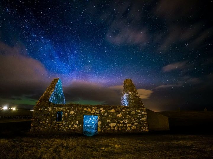 Scottish_Banner's tweet photo. Brilliant shot of St Aula's Chapel in the #OuterHebrides.
📷: Mags Macleod via #VisitScotland
#MilkyWay #Scotland #ScottishBanner #Alba #TheBanner #LoveScotland #BestWeeCountry #ScotSpirit #LandOfLight #MagnificentScotland #Stars #ScotlandIsCalling #DarkSkyCountry https://t.co/jdrLYMYPlV