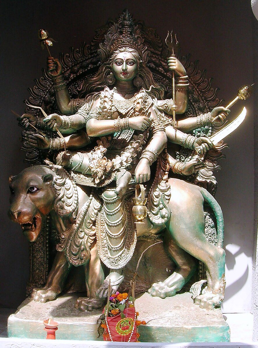 Shovaniavedfarm's tweet photo. #Navratri2023 #Navratrirules #Navratri #rituals with @Shovaniavedfarm #ShardiyaNavratri
#Day3
#chandraghanta
During the #battle between her and the #demons, the thunderous sound produced by her bell paralyzed and stunned the demons.
Her abode is in #Manipura chakra. https://t.co/FAkw93GFfz