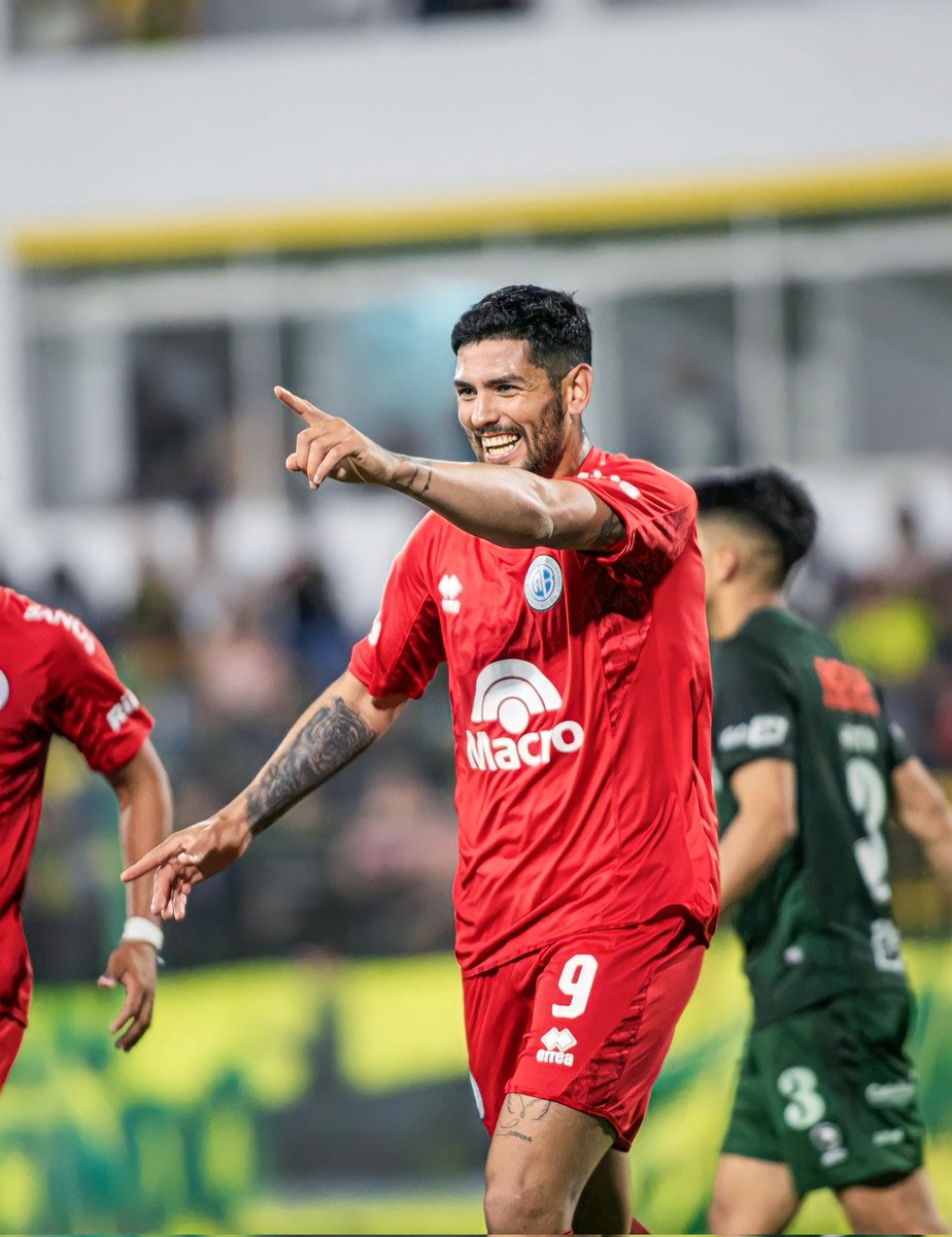 🔥🇦🇷 Lucas Passerini es el MAXIMO GOLEADOR [7] de la Copa de la Liga 2023.

🔝 Convirtió el 50% de los GOLES de Belgrano en la CDL 2023.

‼️ Lleva 8 G+A (7G/1A) en 8 partidos desde su llegada al 'Pirata'.