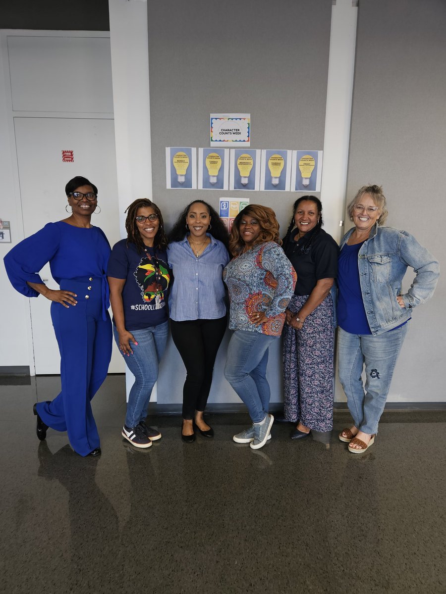 CounselorWestmo's tweet image. For the first day of #CharacterCountsWeek, we put on our blue to represent the Pillar of Trustworthiness!