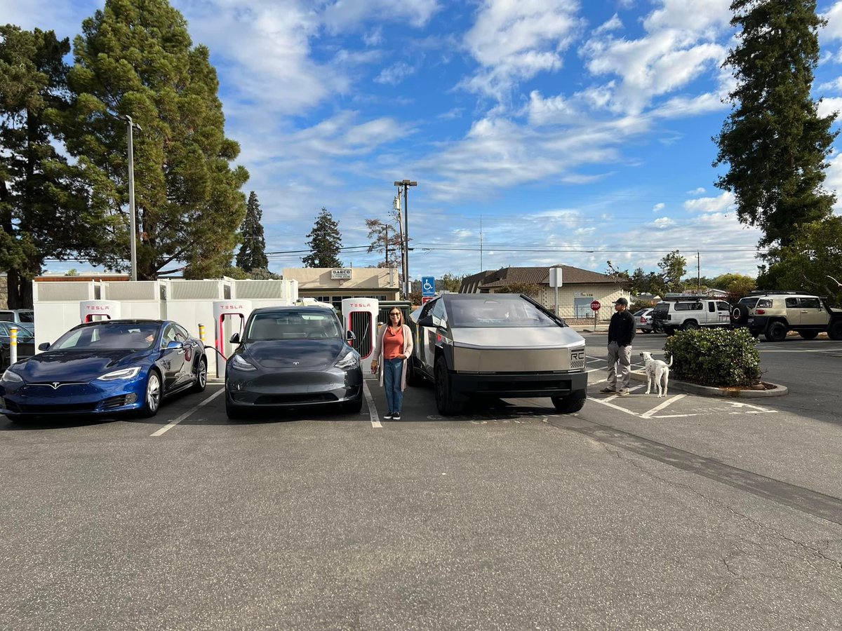 Drive Tesla 🇨🇦 tweet media