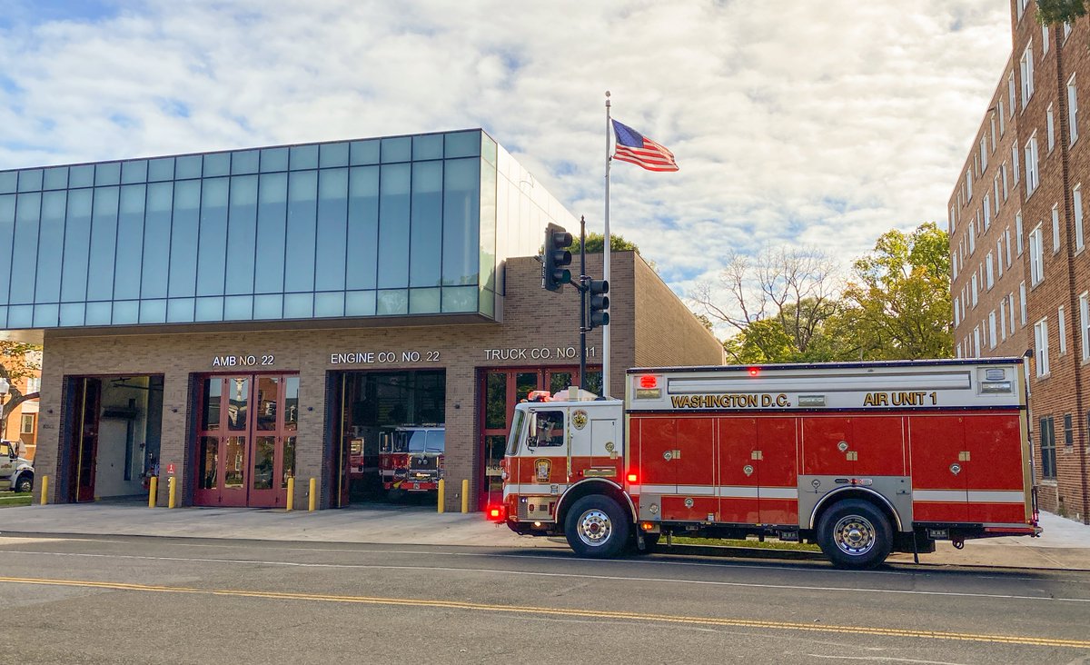 jamesweblabs's tweet image. Washington D.C. Fire Department units on a busy Monday, 10-16-23.  Air Unit 1, Tower 3, RS2, and Engine 4, working along the Georgia Ave corridor. @dcfireems @DCFDRescue3 @FDDCRescue2 #dcfd #dcfire #DC