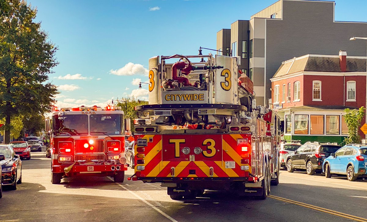 jamesweblabs's tweet image. Washington D.C. Fire Department units on a busy Monday, 10-16-23.  Air Unit 1, Tower 3, RS2, and Engine 4, working along the Georgia Ave corridor. @dcfireems @DCFDRescue3 @FDDCRescue2 #dcfd #dcfire #DC