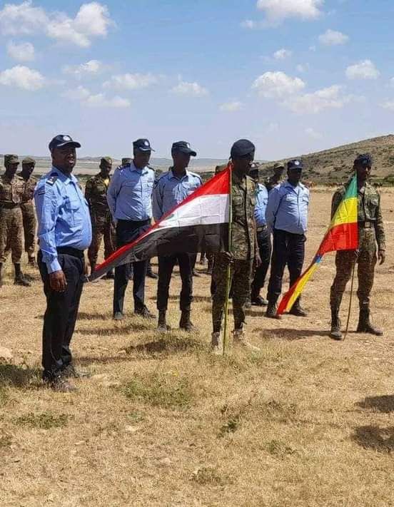 GeeskaNews's tweet photo. East harerghe  Region, mekanis  District has observed the 16th commemoration of the national flag was held  in Makkanisa district.
@PMEthiopia https://t.co/otYmERcmwh