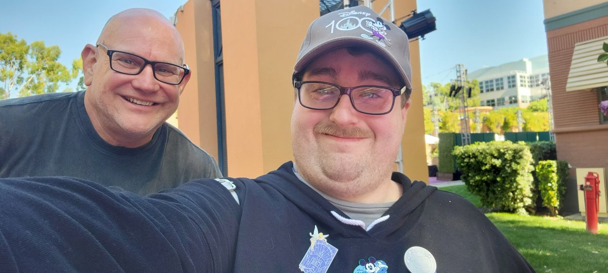 Disneyfan9523's tweet photo. Plus I Saw A Lot Of Disney Legends And Celebrities Like Mark Henn, Josh D Amaro, Bob Iger, Michael Vargo, Chris Buck, Fawn Veerasunthorn, And Jennifer Lee! #Disney100
#DisneyCastLife #LifeAtDisney https://t.co/VwY1BDcPTF