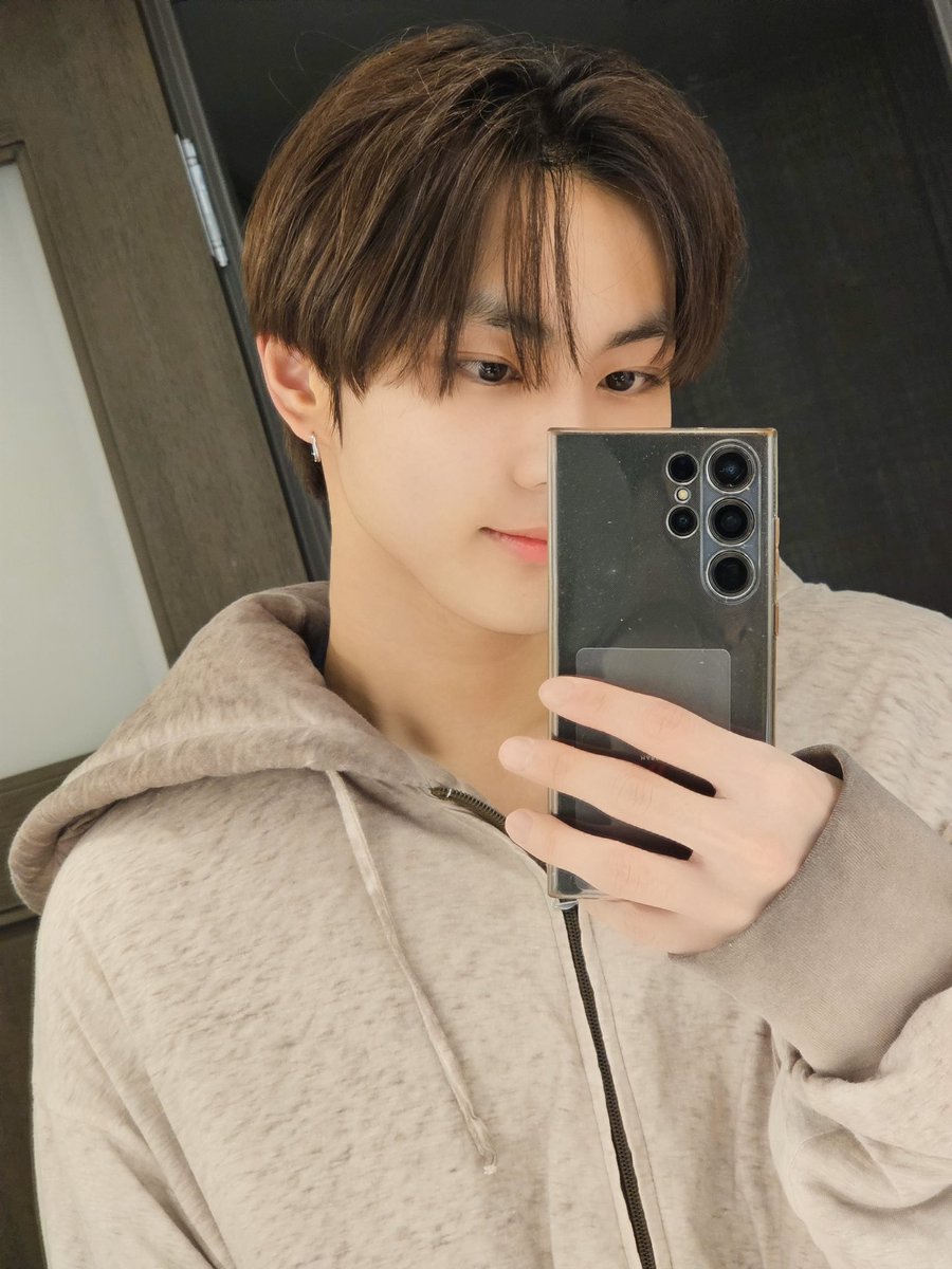 [ #정원's Post ] 231017

#JUNGWON: Hi👋

<a href="/ENHYPEN_members/">ENHYPEN</a> <a href="/ENHYPEN/">ENHYPEN OFFICIAL</a> #ENHYPEN #엔하이픈